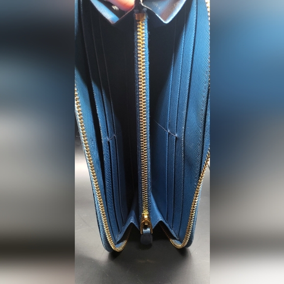 Prada large wallet - Picture 6 of 10